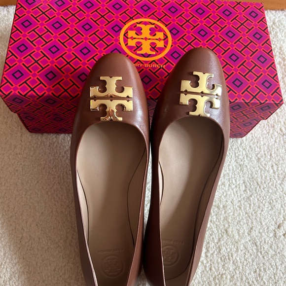 Tory Burch Shoes - Tory Burch Brown Leather Flats with Gold Logo Plaque size 7.5